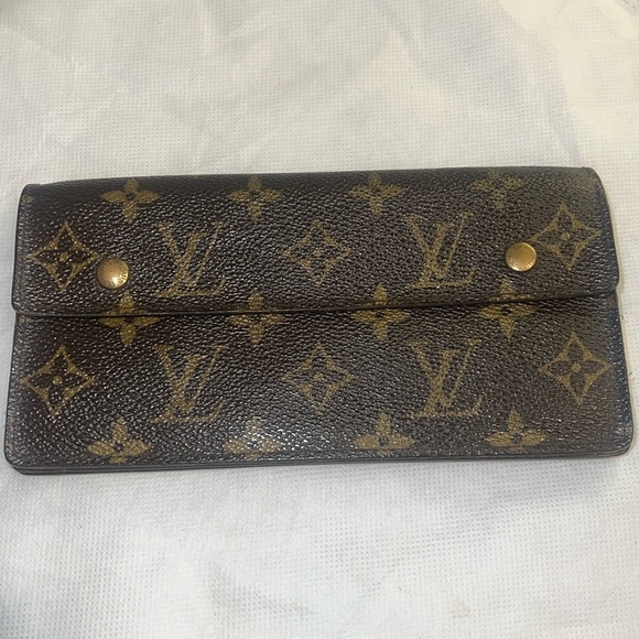 Louis Vuitton - Wallet With D Ring - Snap Need Tighten - Picture 1 of 5
